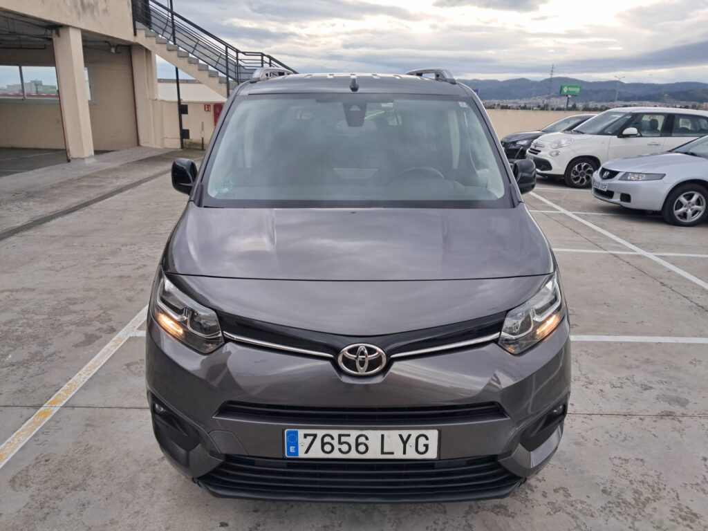 TOYOTA Proace City Verso 1.2 Family Act Auto 7 Plazas L2