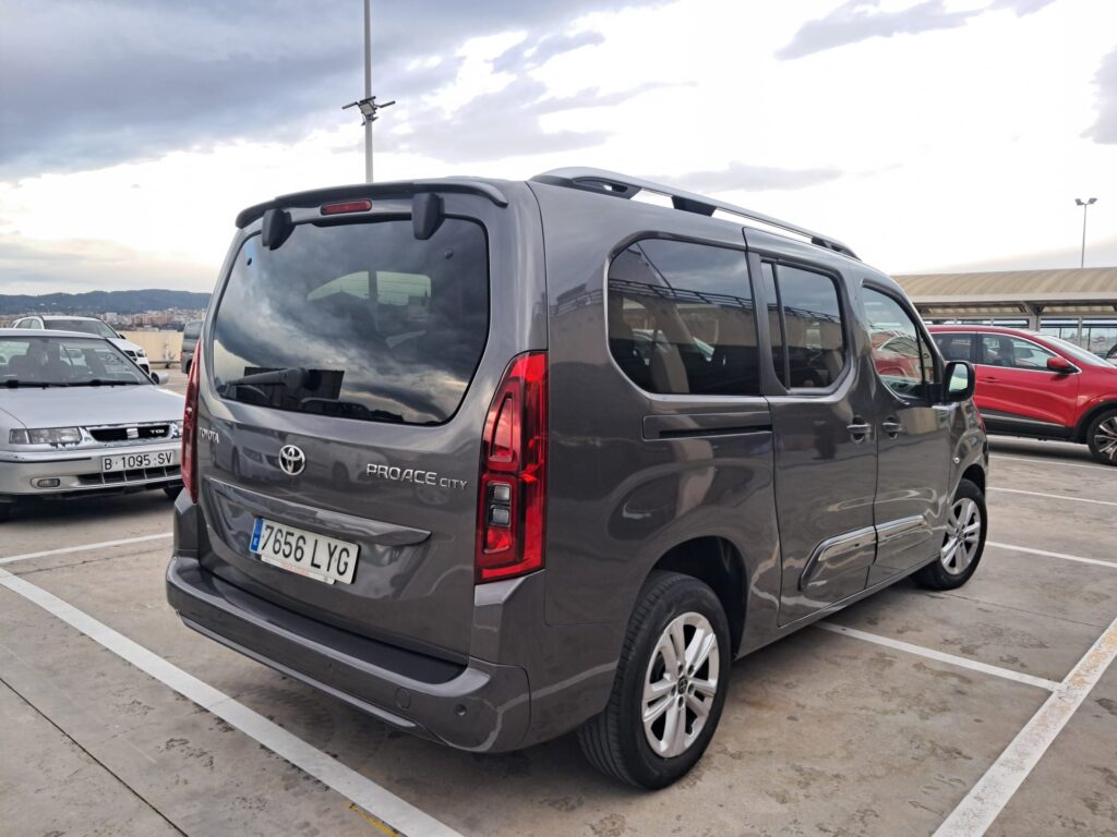 TOYOTA Proace City Verso 1.2 Family Act Auto 7 Plazas L2