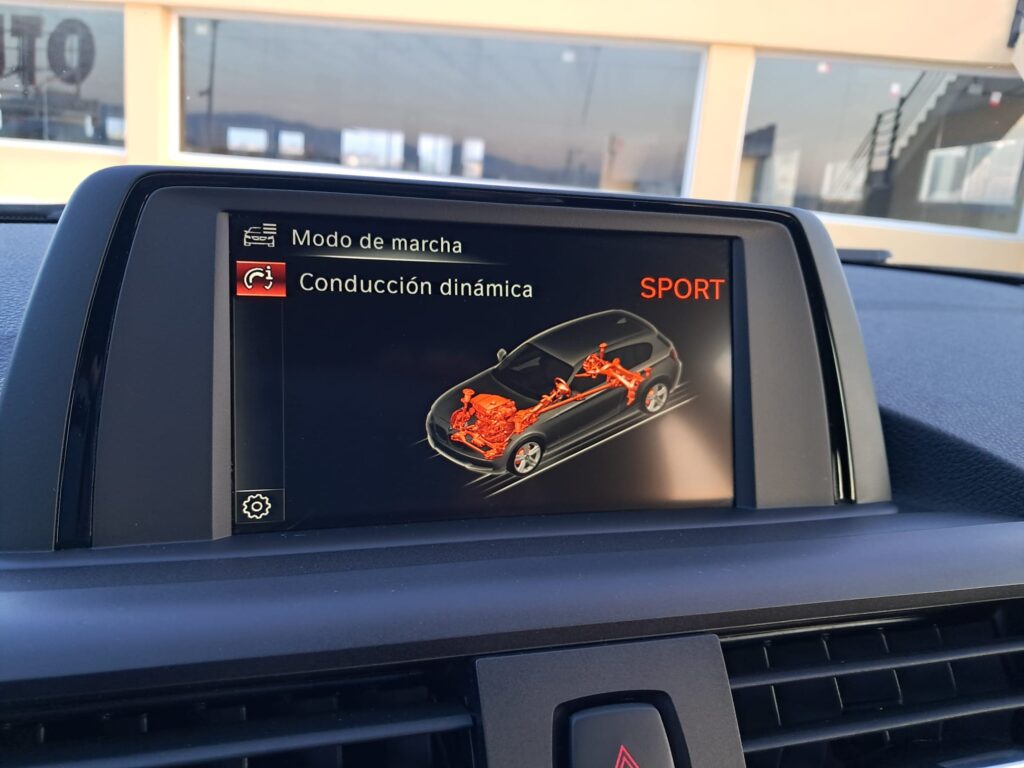 BMW Serie 1 118i SPORT AUTOMATICO