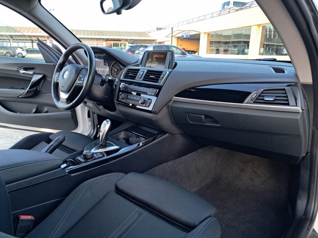 BMW Serie 1 118i SPORT AUTOMATICO