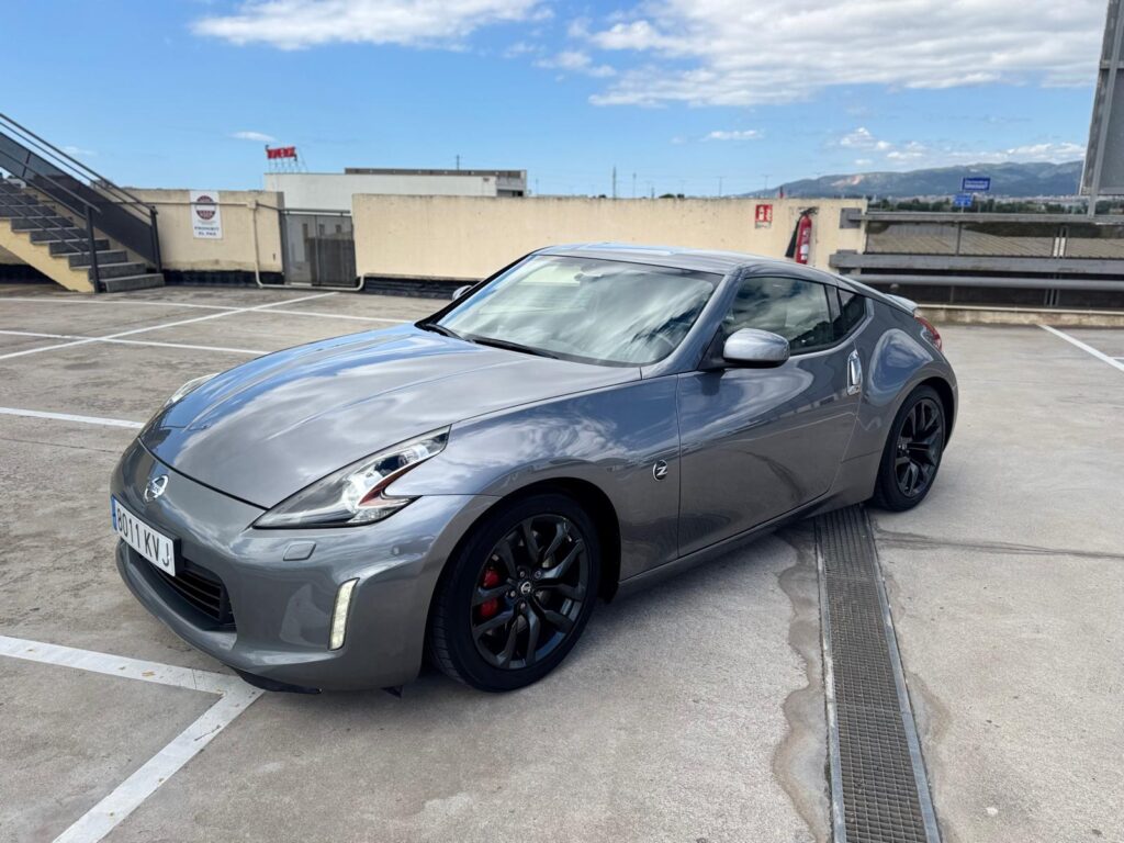 Nissan 370Z 3.7G Coupe 328 cv Sólo 24.000km