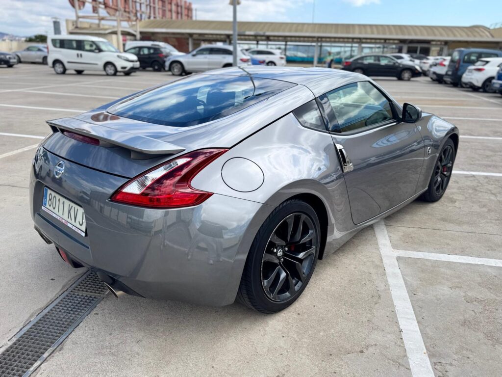 Nissan 370Z 3.7G Coupe 328 cv Sólo 24.000km