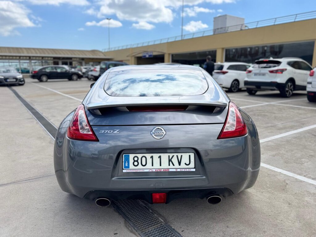 Nissan 370Z 3.7G Coupe 328 cv Sólo 24.000km